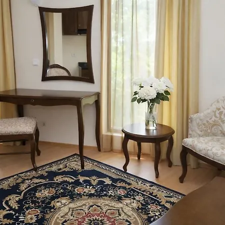 Luxury In Sunny With Pool, 5 Mins Walk To Slantchev Briag
